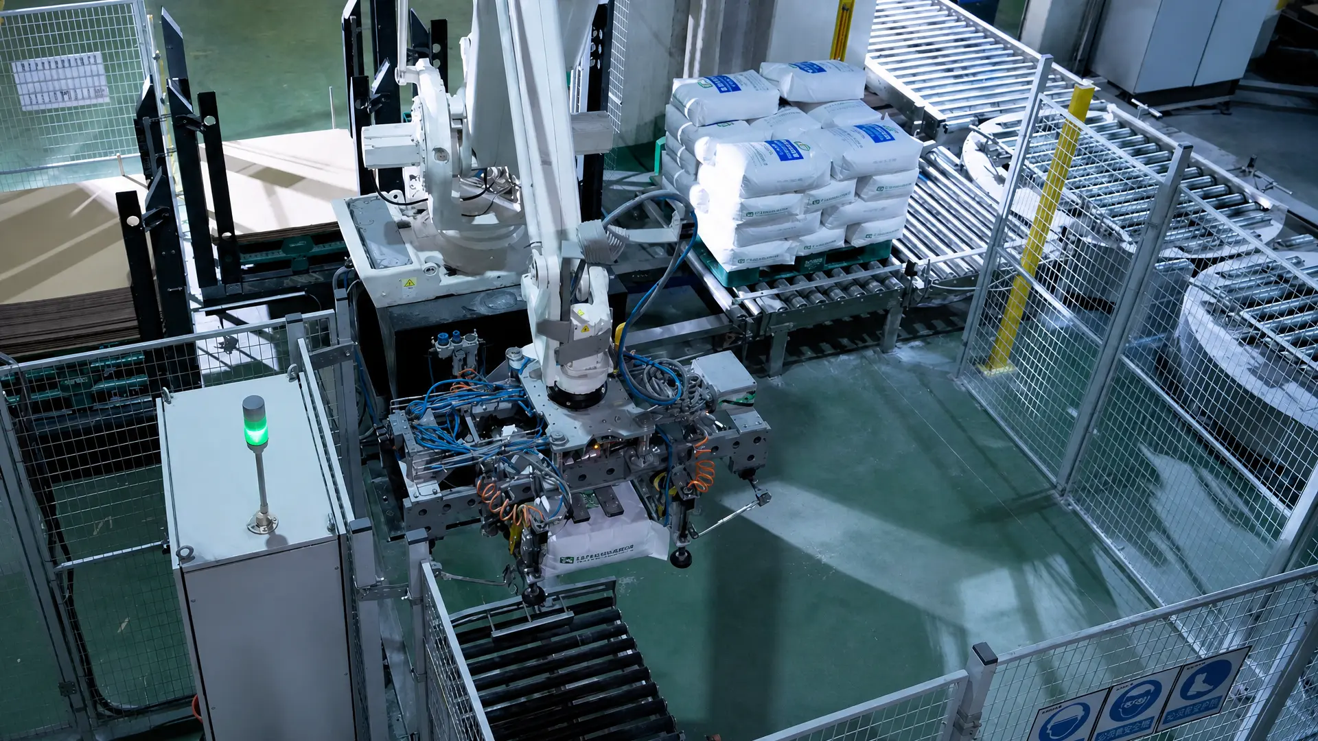 automated palletizing system handling modified starch product bags